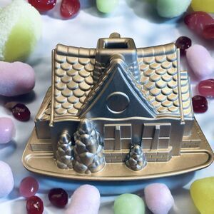 Nordic Ware Gingerbread House Cake Pan Bundt Mold Christmas Baking Holidays
